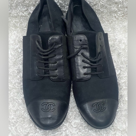 Chanel CC Interlocking Logo Oxfords - Picture 1 of 11